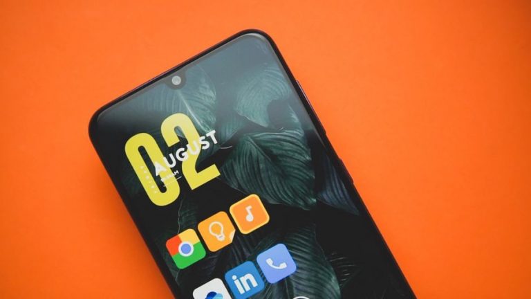 набор кастомных иконок на экране Android