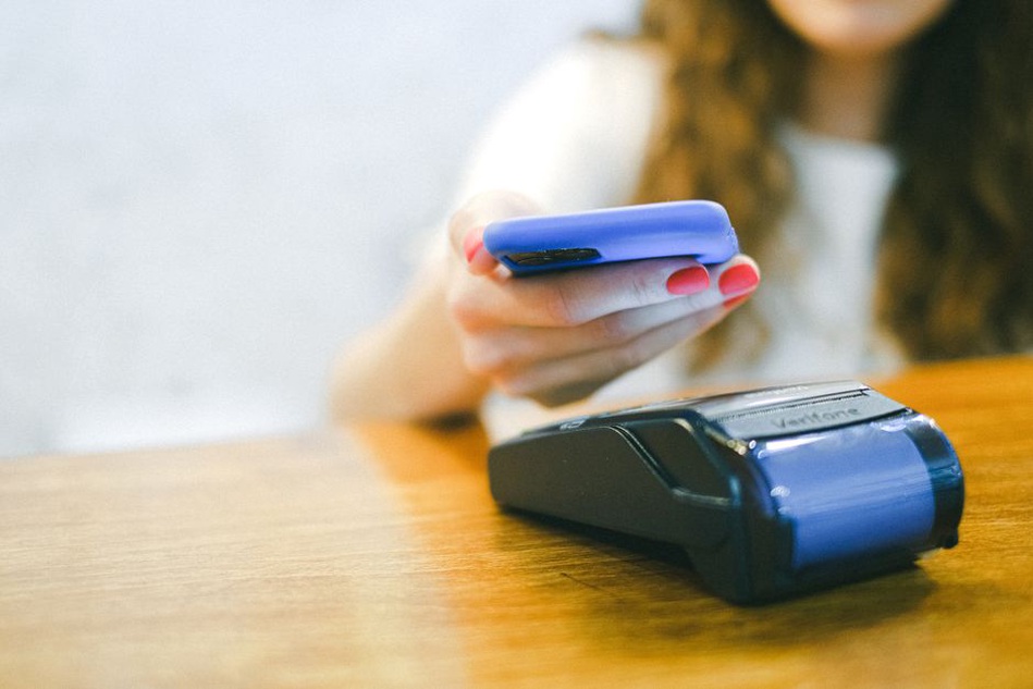 персонаж мобильной игры использует NFC для бонусов