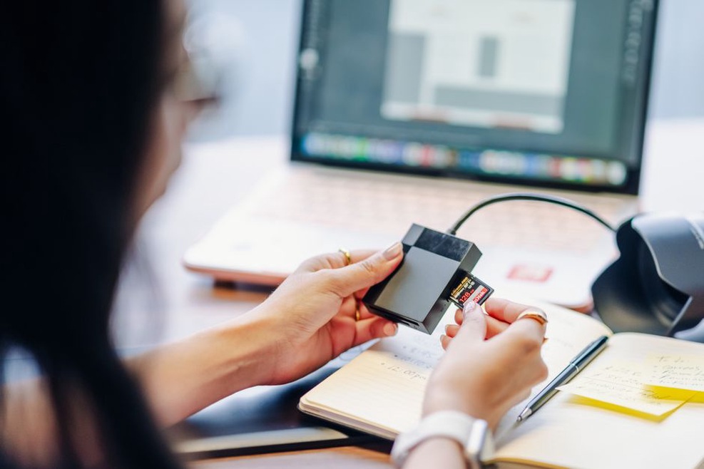 Телефон и ноутбук подготовлены к обмену файлами